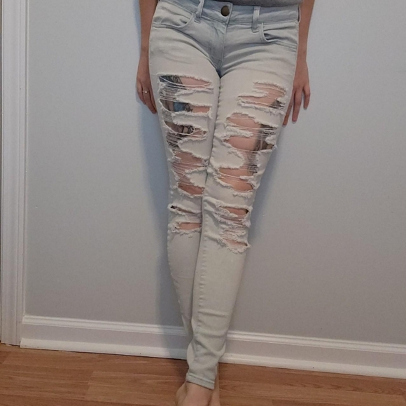 Low Rise Ripped Jeggings - Picture 2 of 5